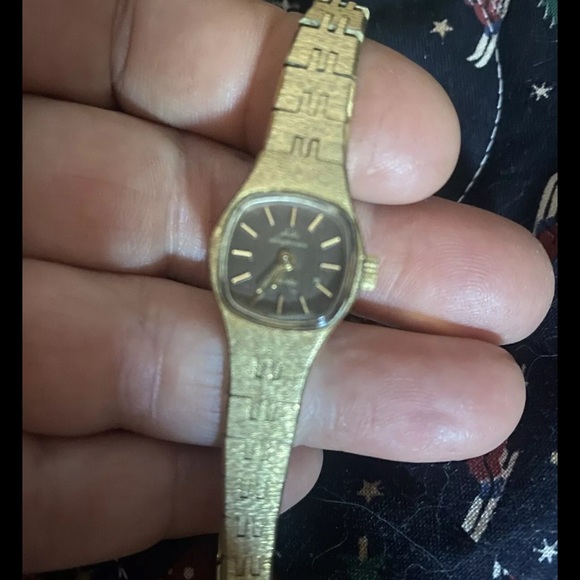 Jules Jorgensen vintage gold tone working battery powered watch & Bulova case. - Picture 3 of 13